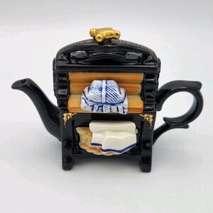 Cardew Design England Washing Mangle Two Piece Decorative Mini Teapot